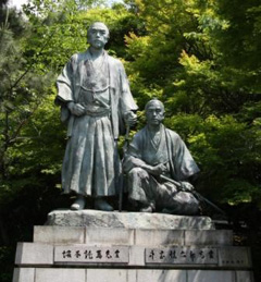 坂本龍馬・中岡慎太郎像